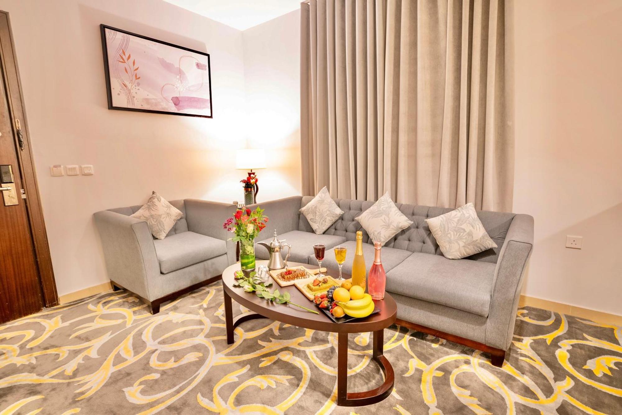 Laten Suites Al Naseem Jeddah Luaran gambar