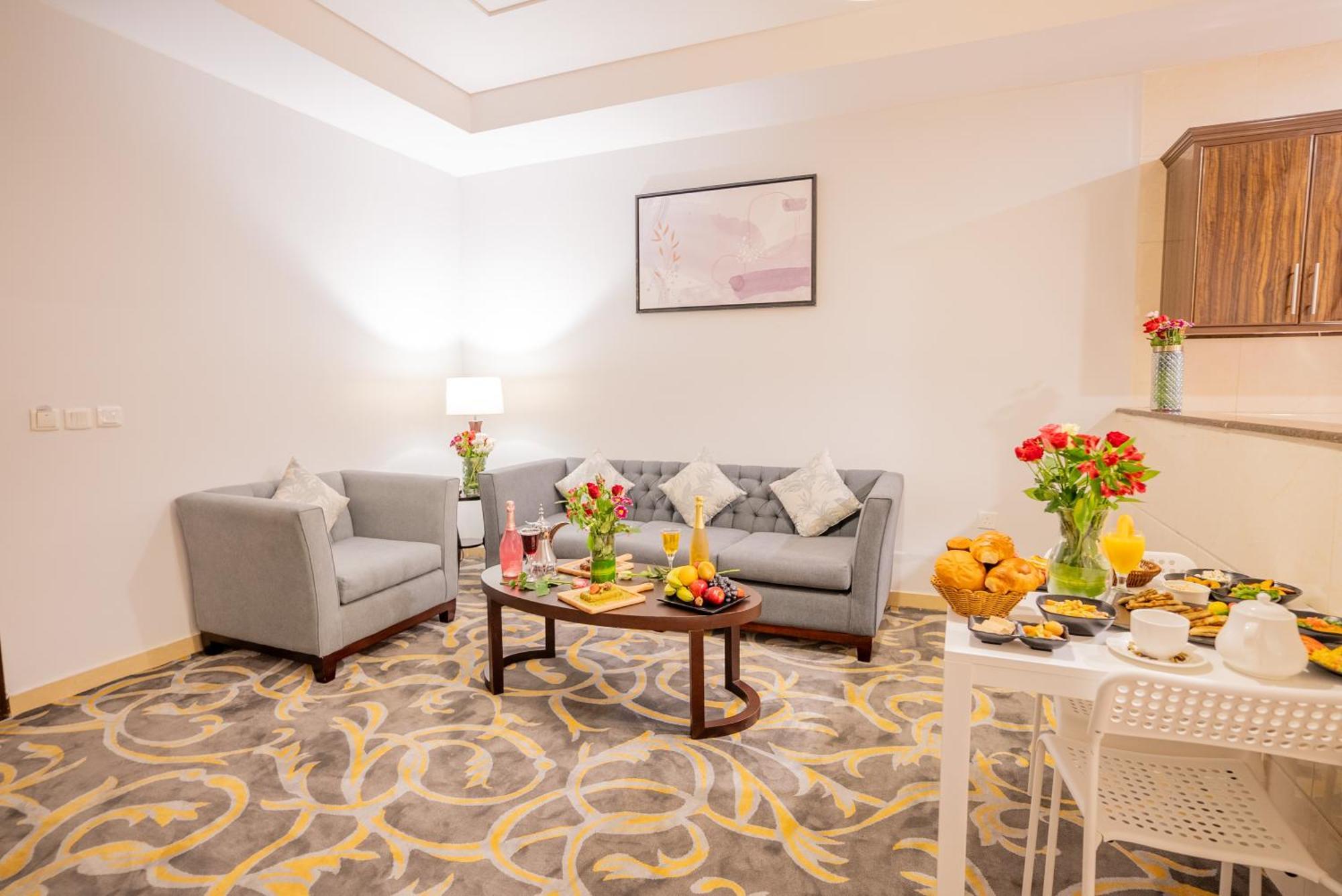 Laten Suites Al Naseem Jeddah Luaran gambar